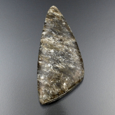 Камень Слюдит натуральный 56.50 карат арт. 30357