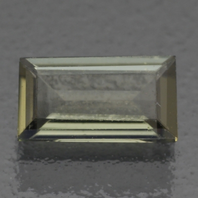 Камень корнерупин натуральный 0.44 карат арт. 24487